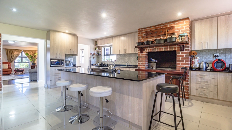 6 Bedroom Property for Sale in Stellenbosch Farms Western Cape